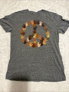 LEISURE LOUNGE PEACE AND UNITY HANDS T SHIRT